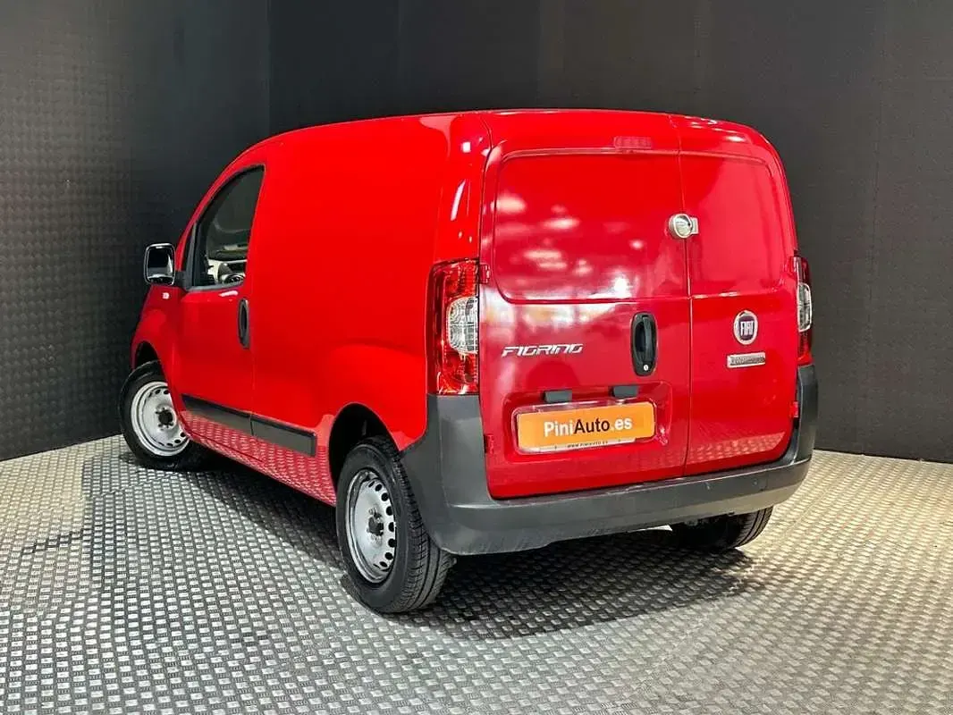 Usado Fiat Fiorino 79 CV (58 kW) 2019 Rojo Monovolumen