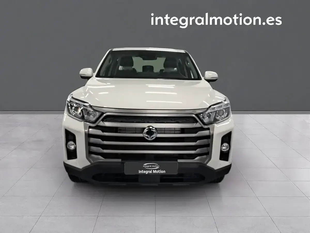 Nuevo SsangYong Musso 202 CV (148 kW) 2025 Blanco Berlina