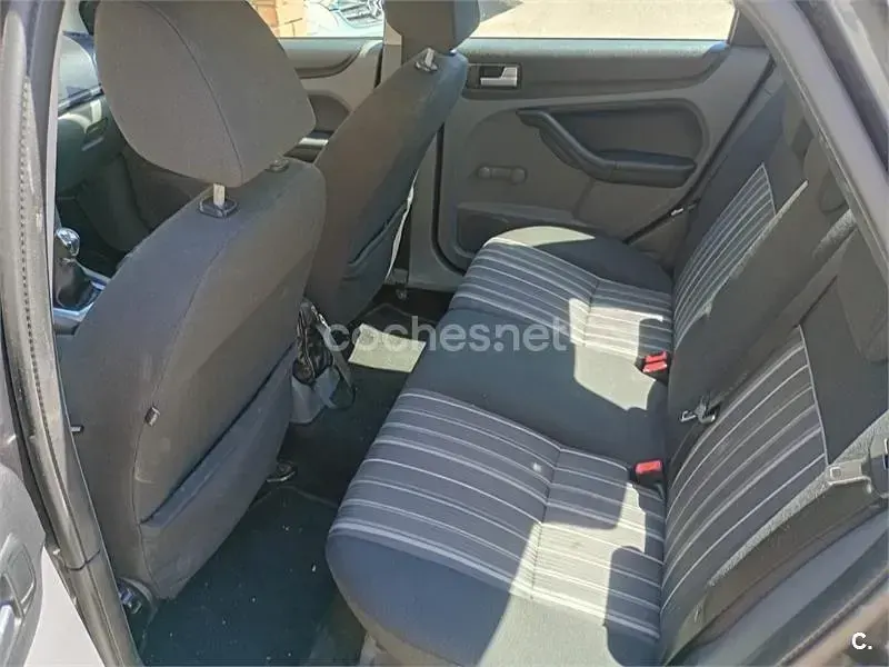 Usado Ford Focus Trend 90 CV (66 kW) 2009 Azul Berlina