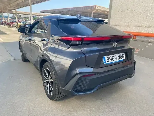 Usado Toyota C-HR Advance 140 CV (102 kW) 2025 Gris SUV