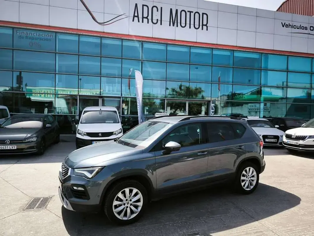 Usado Seat Ateca Style 110 CV (80 kW) 2021 Gris SUV