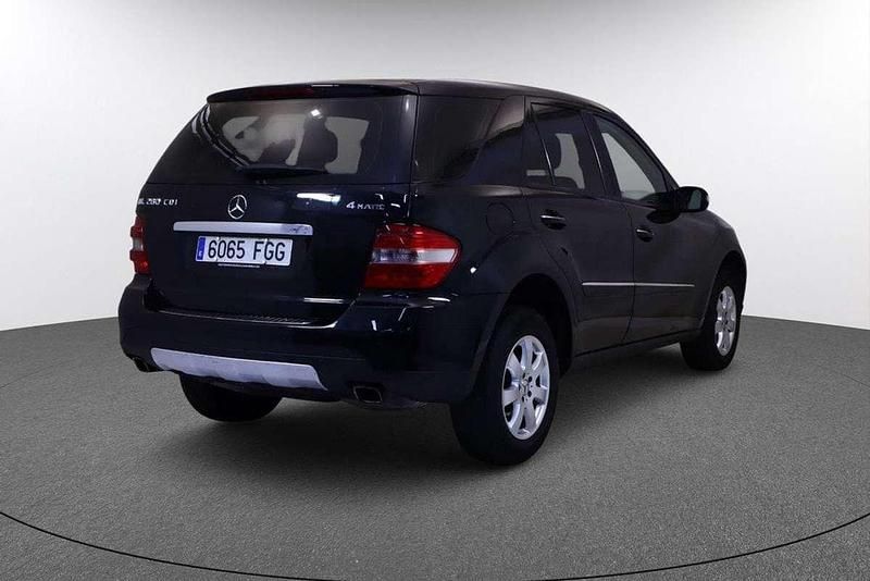 Usado Mercedes ML280 190 CV (139 kW) 2006 Blanco SUV