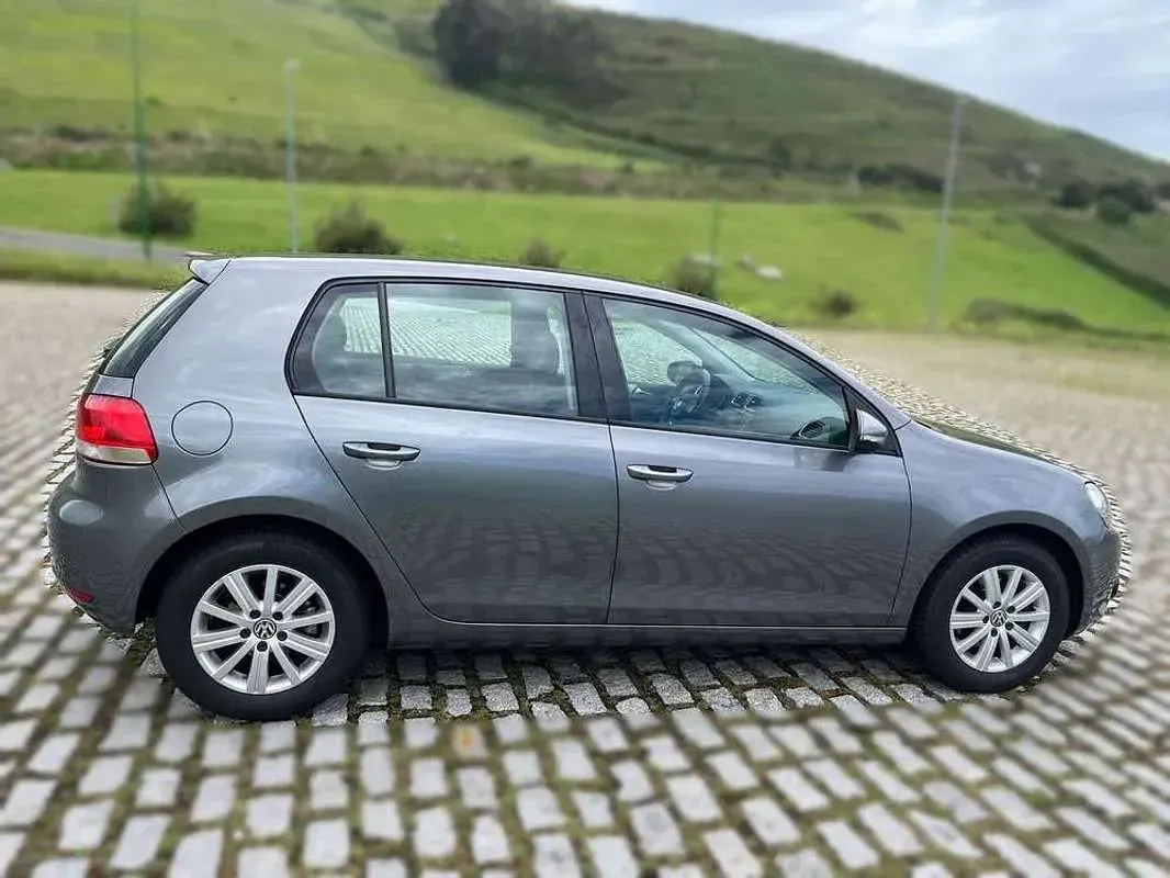Usado VW Golf VI Advance 105 CV (77 kW) 2010 Gris Utilitario