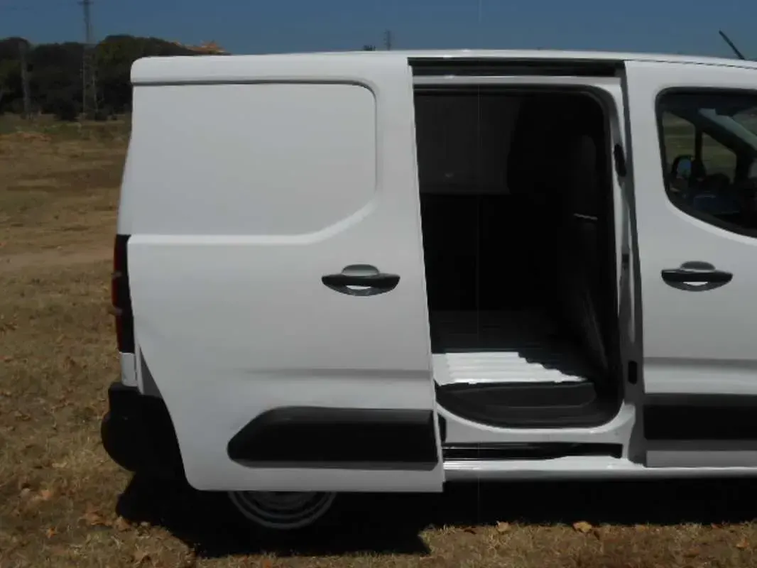 Usado Citroën Berlingo 102 CV (75 kW) 2022 Blanco Monovolumen