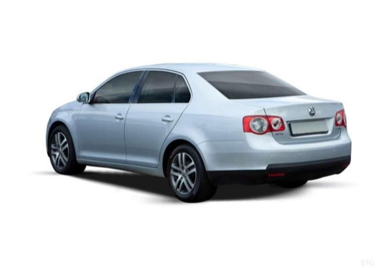 Usado VW Jetta Advance 105 CV (77 kW) 2011 Gris Berlina