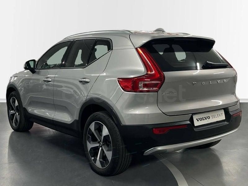 Usado Volvo XC40 Core 163 CV (119 kW) 2022 Gris / plata SUV