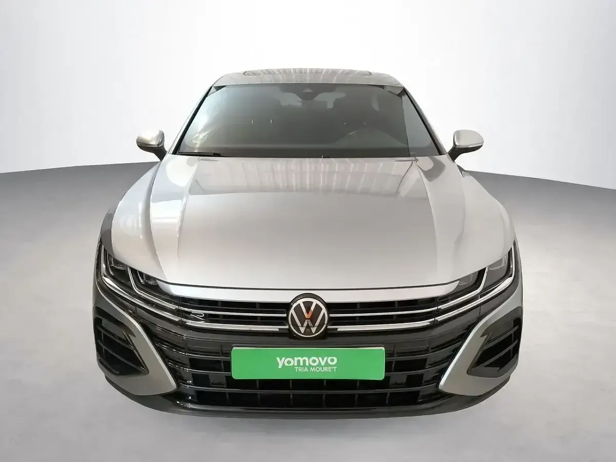Usado VW Arteon R 324 CV (238 kW) 2023 Plateado Familiar