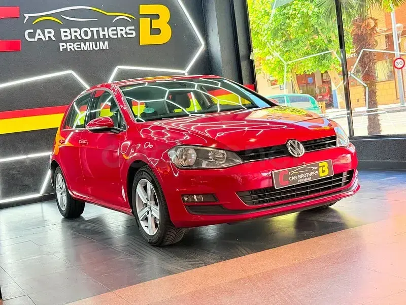 Usado VW Golf VII Advance 122 CV (89 kW) 2013 Rojo Berlina