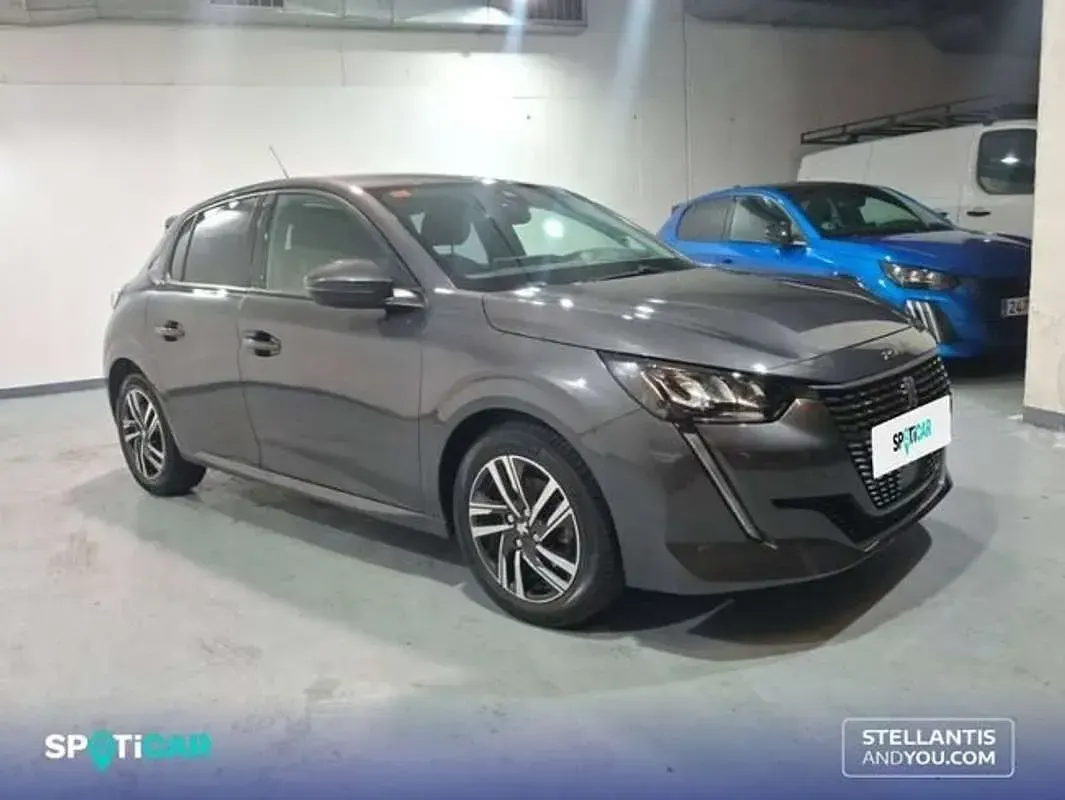 Usado Peugeot 208 Allure 102 CV (75 kW) 2021 Blanco Utilitario