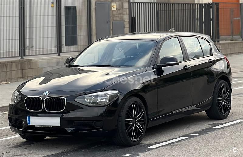 Negro Usado 2013 BMW 114 Sport Line Utilitario | 6800 € (Super precio) - Imagen 1/4