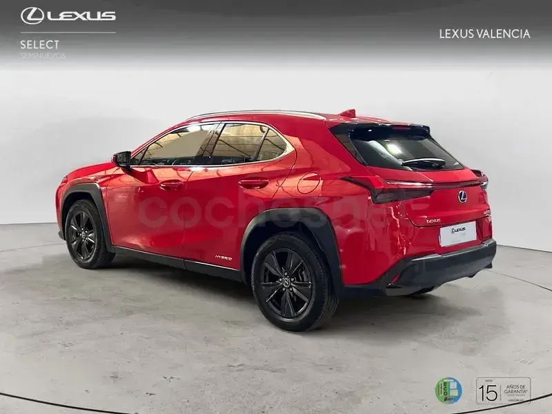 Usado Lexus UX Business Edition 184 CV (135 kW) 2022 Rojo SUV