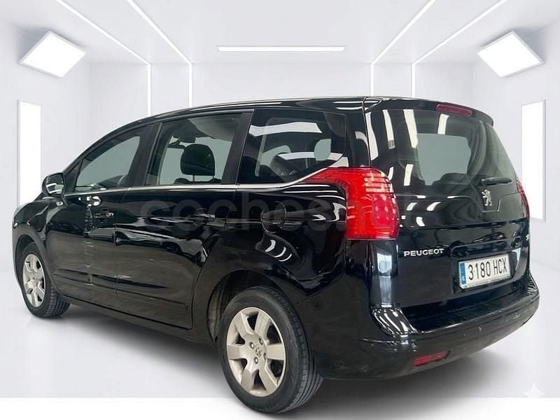 Usado Peugeot 5008 Access 112 CV (82 kW) 2011 Negro Monovolumen