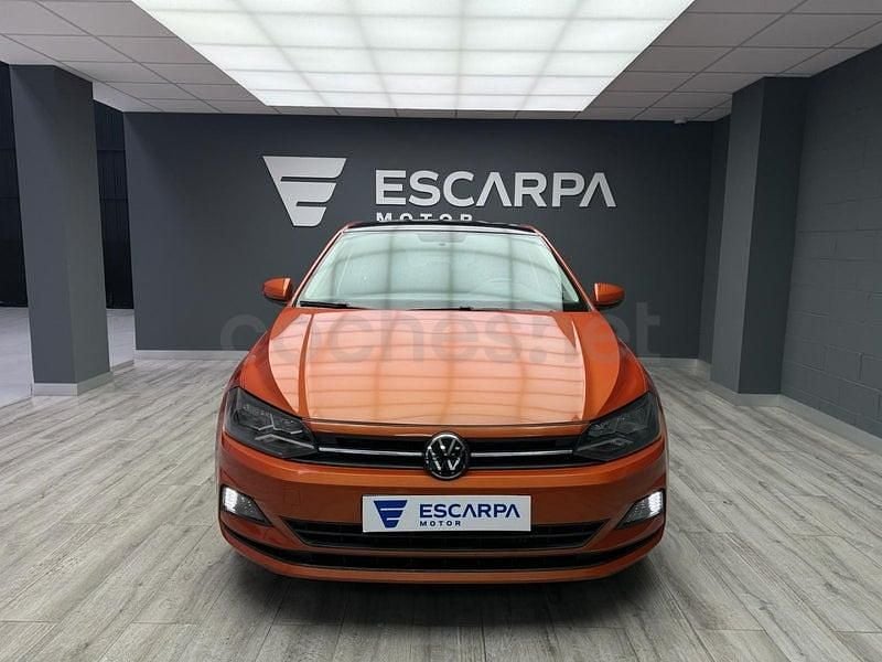 Usado VW Polo Advance 95 CV (69 kW) 2021 Naranja Berlina