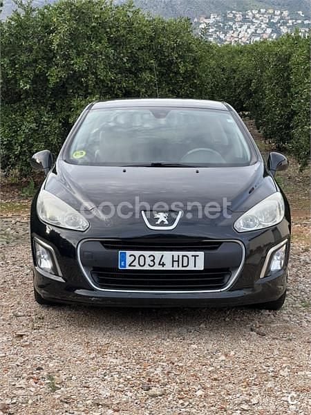 Negro Usado 2011 Peugeot 308 Active Berlina | 4200 € (Buen precio) - Imagen 1/4