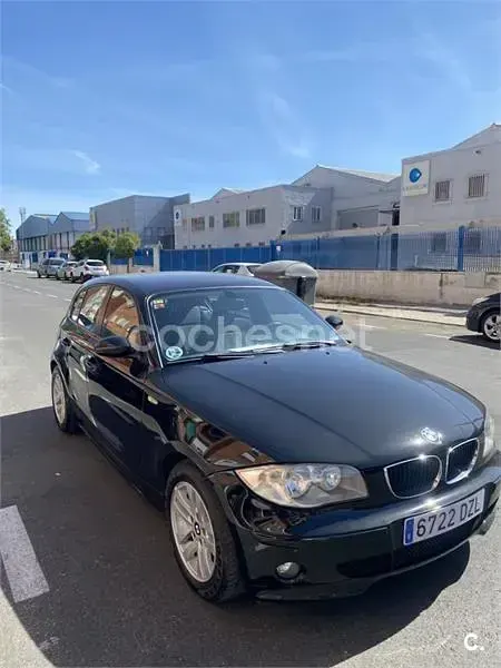Usado BMW 118 122 CV (89 kW) 2006 Negro Utilitario