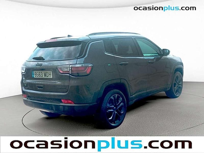 Usado Jeep Compass Night Eagle 129 CV (94 kW) 2023 Gris SUV
