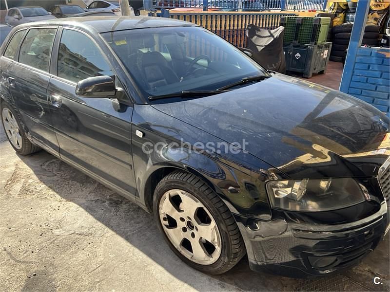 Usado Audi A3 Attraction 150 CV (110 kW) 2005 Negro Utilitario
