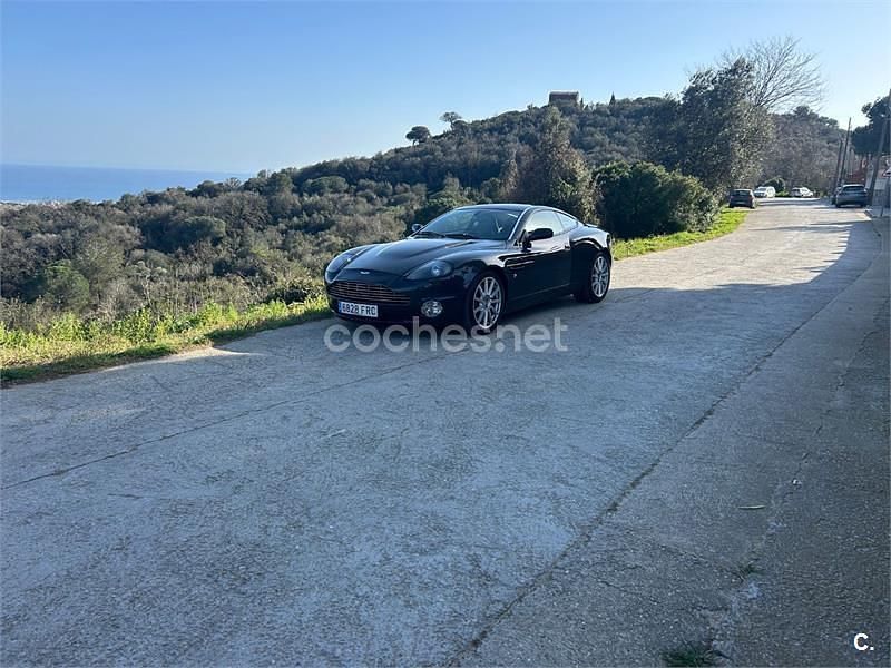 Usado Aston Martin Vanquish 520 CV (382 kW) 2005 Gris / plata Coupe