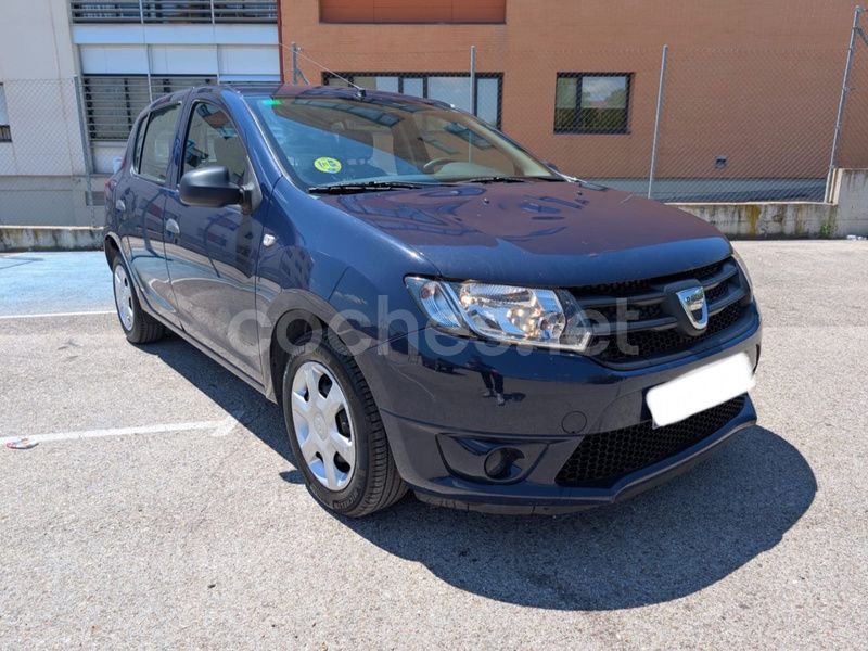 Azul Usado 2013 Dacia Sandero Lauréate Utilitario | 3990 € - Imagen 1/3