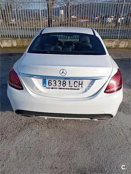 Usado Mercedes C180 AMG line 156 CV (114 kW) 2016 Blanco Berlina