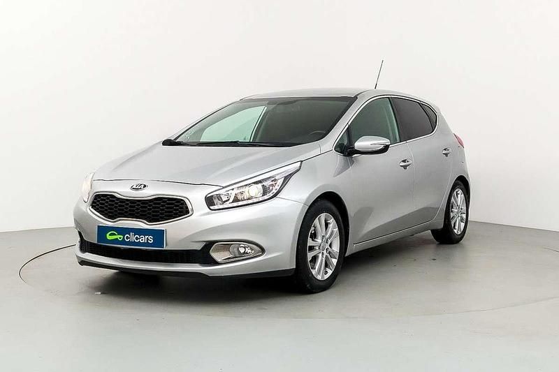 Blanco Usado 2015 Kia Ceed Utilitario | 7890 € (Buen precio) - Imagen 1/4