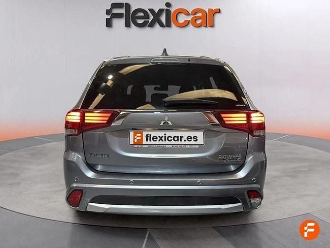Usado Mitsubishi Outlander P-HEV 203 CV (149 kW) 2016 Gris SUV