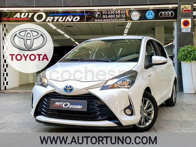 Usado Toyota Yaris Hybrid Active 100 CV (73 kW) 2019 Blanco Berlina