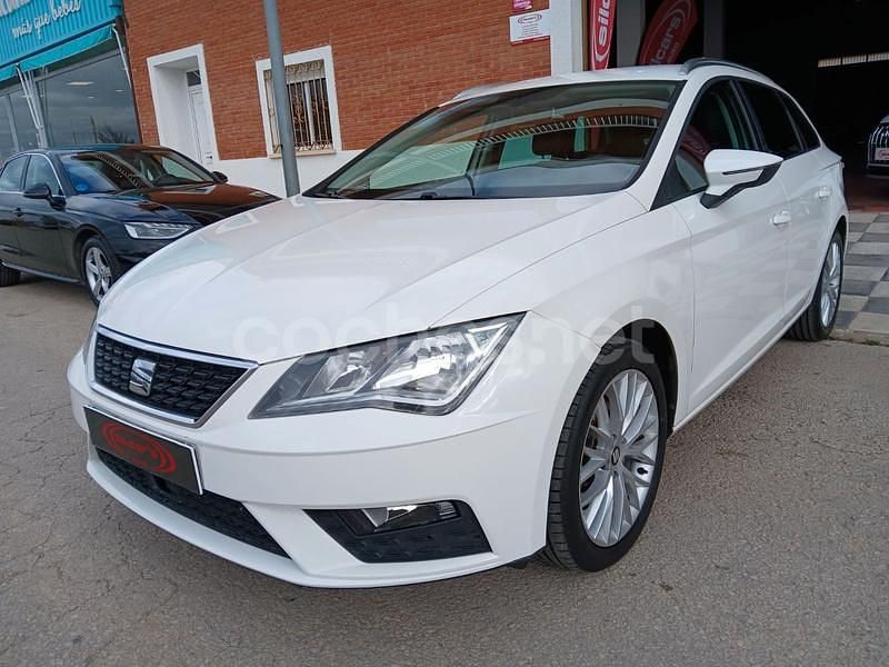 Usado Seat Leon Style 115 CV (84 kW) 2018 Blanco Familiar