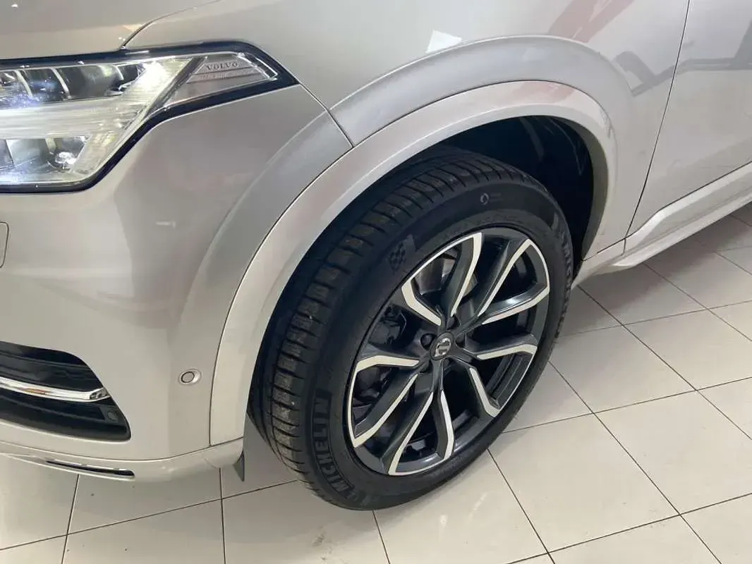 Usado Volvo XC90 Momentum 235 CV (172 kW) 2018 Plateado SUV