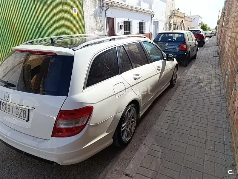 Usado Mercedes C220 Avantgarde 170 CV (125 kW) 2010 Blanco Familiar