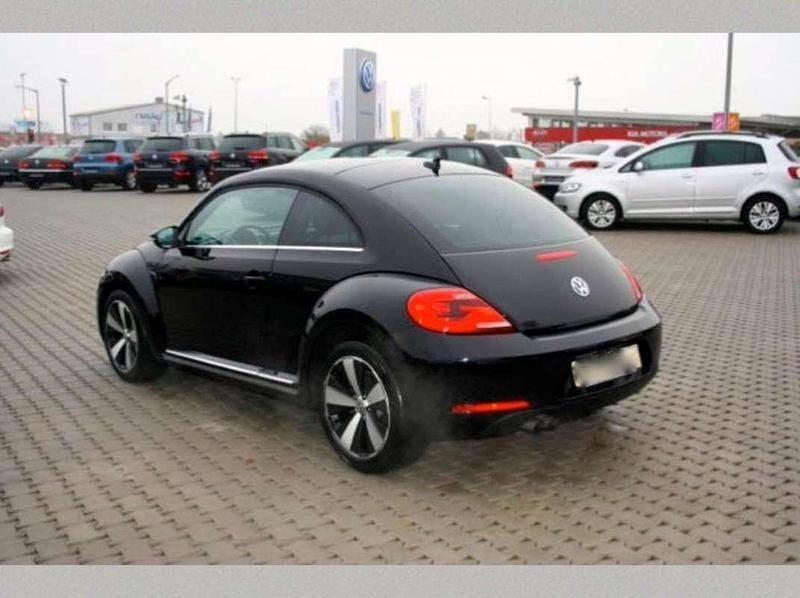 Usado VW Beetle R-line 140 CV (102 kW) 2012 Negro Utilitario