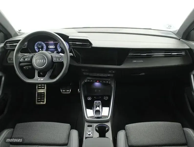 Usado Audi A3 S-Line 204 CV (150 kW) 2025 Gris Berlina