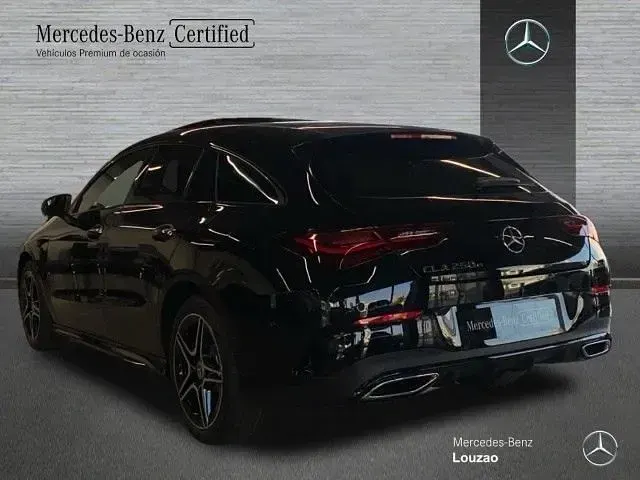 Usado Mercedes CLA250e Shooting Brake 218 CV (160 kW) 2024 Negro cosmos Familiar