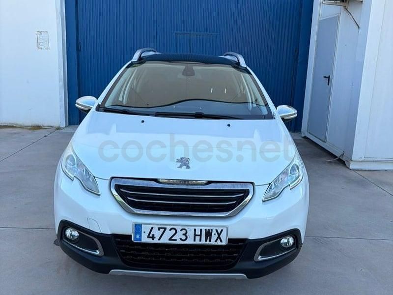 Usado Peugeot 2008 Active 100 CV (73 kW) 2015 Blanco SUV