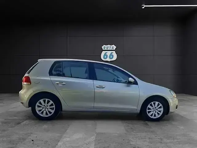 Usado VW Golf VI Advance 105 CV (77 kW) 2009 Gris / plata Utilitario
