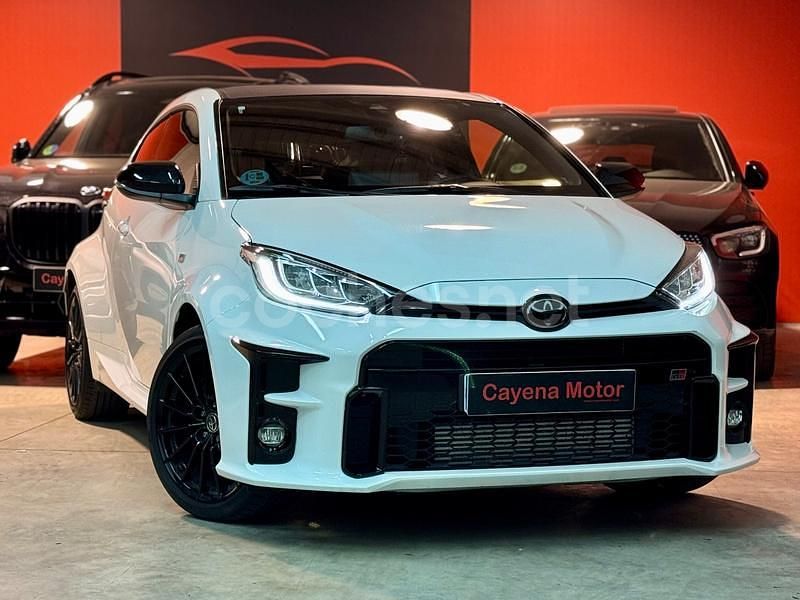 Blanco Usado 2023 Toyota Yaris Berlina | 36.990 € (Precio justo) - Imagen 1/4