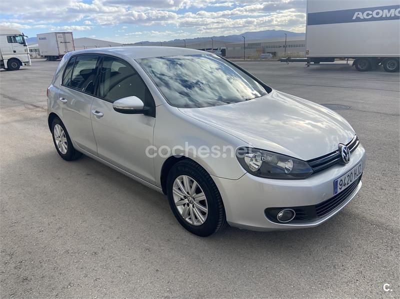 Gris / plata Usado 2012 VW Golf Advance Berlina | 6200 € (Buen precio) - Imagen 1/4