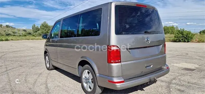 Usado VW Multivan 150 CV (110 kW) 2017 Gris / plata Monovolumen