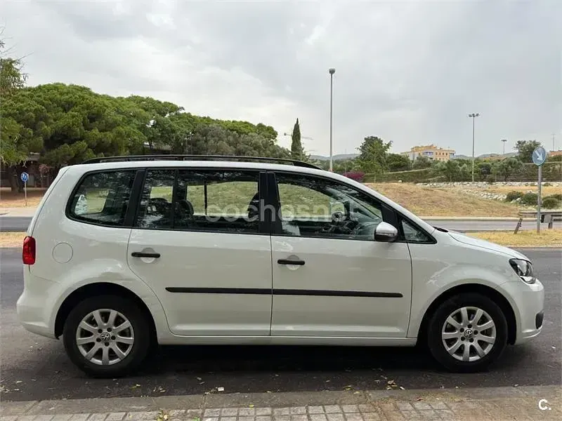 Usado VW Touran Business 105 CV (77 kW) 2015 Blanco Monovolumen
