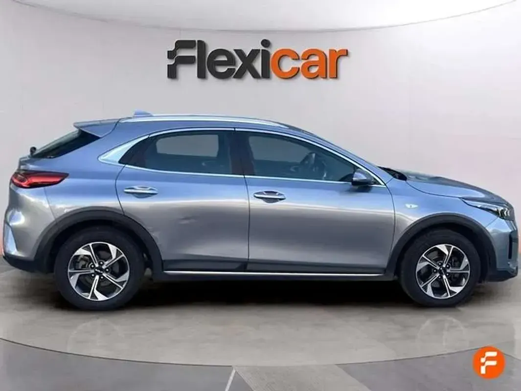 Usado Kia XCeed 120 CV (88 kW) 2023 Gris SUV