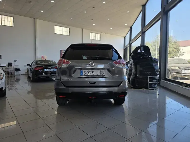 Usado Nissan X-Trail Tekna 130 CV (95 kW) 2016 Gris / plata SUV