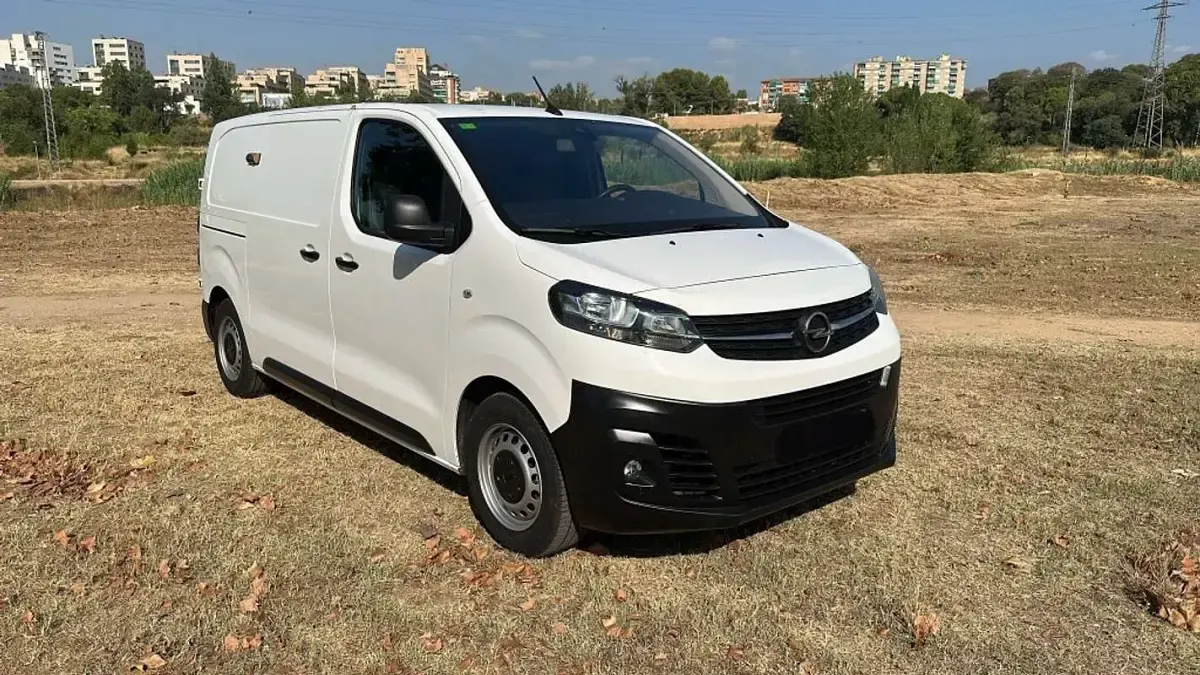 Usado Opel Vivaro Innovation 120 CV (88 kW) 2021 Blanco Monovolumen