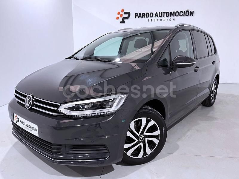 Usado VW Touran Advance 150 CV (110 kW) 2021 Gris / plata Monovolumen
