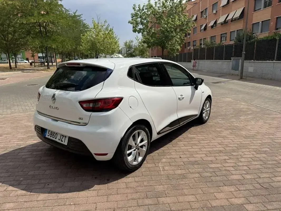 Usado Renault Clio Life 75 CV (55 kW) 2018 Gris Utilitario