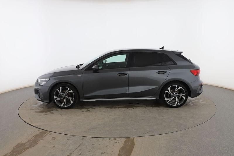 Usado Audi A3 S-Line 150 HP (110 kW) 2023 Cinzento Sedan