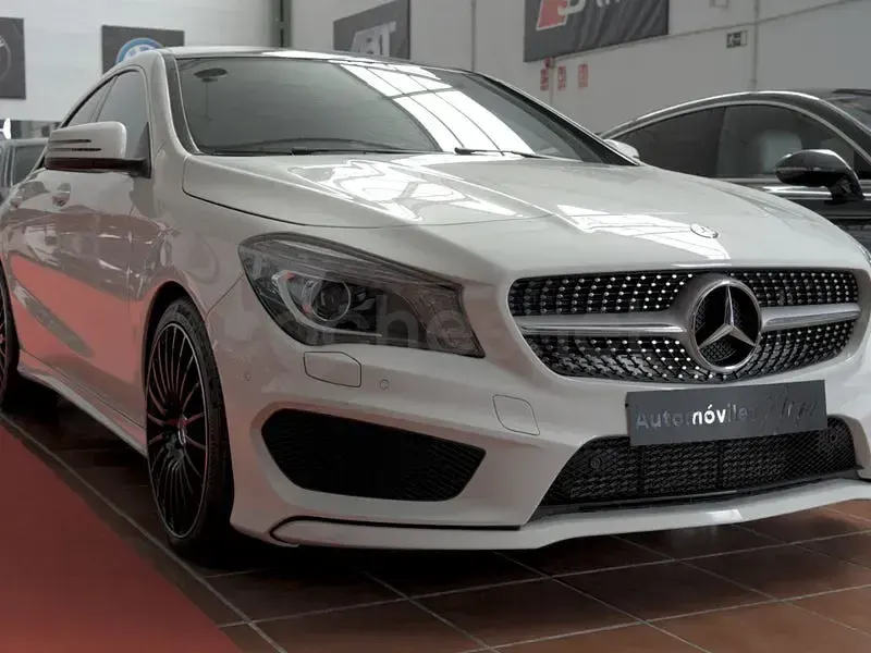 Usado Mercedes CLA250 218 CV (160 kW) 2016 Blanco Coupe