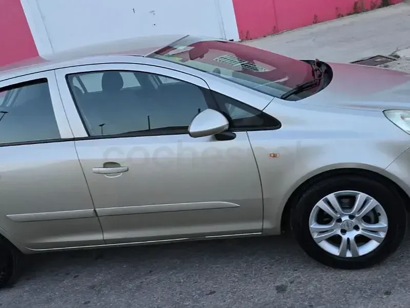 Usado Opel Corsa Cosmo 90 CV (66 kW) 2007 Gris / plata Utilitario