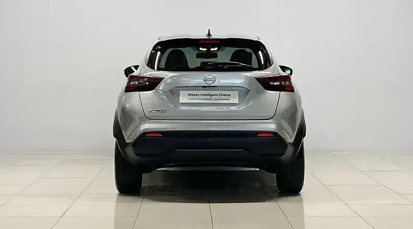 Usado Nissan Juke N-Connecta 114 CV (83 kW) 2024 Diamond silver (metalizado) SUV
