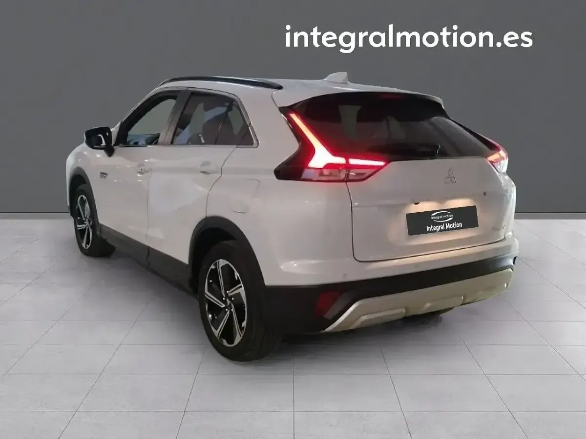 Usado Mitsubishi Eclipse Cross 187 CV (137 kW) 2025 Blanco SUV