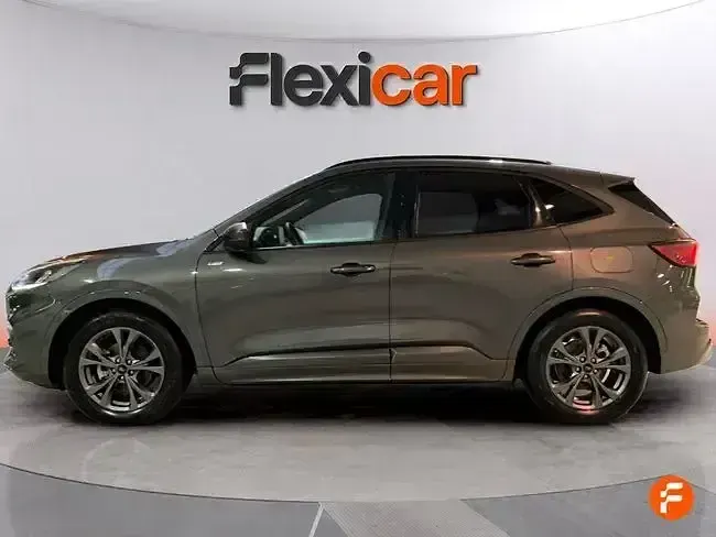 Usado Ford Kuga ST-Line 120 CV (88 kW) 2024 Gris / plata SUV